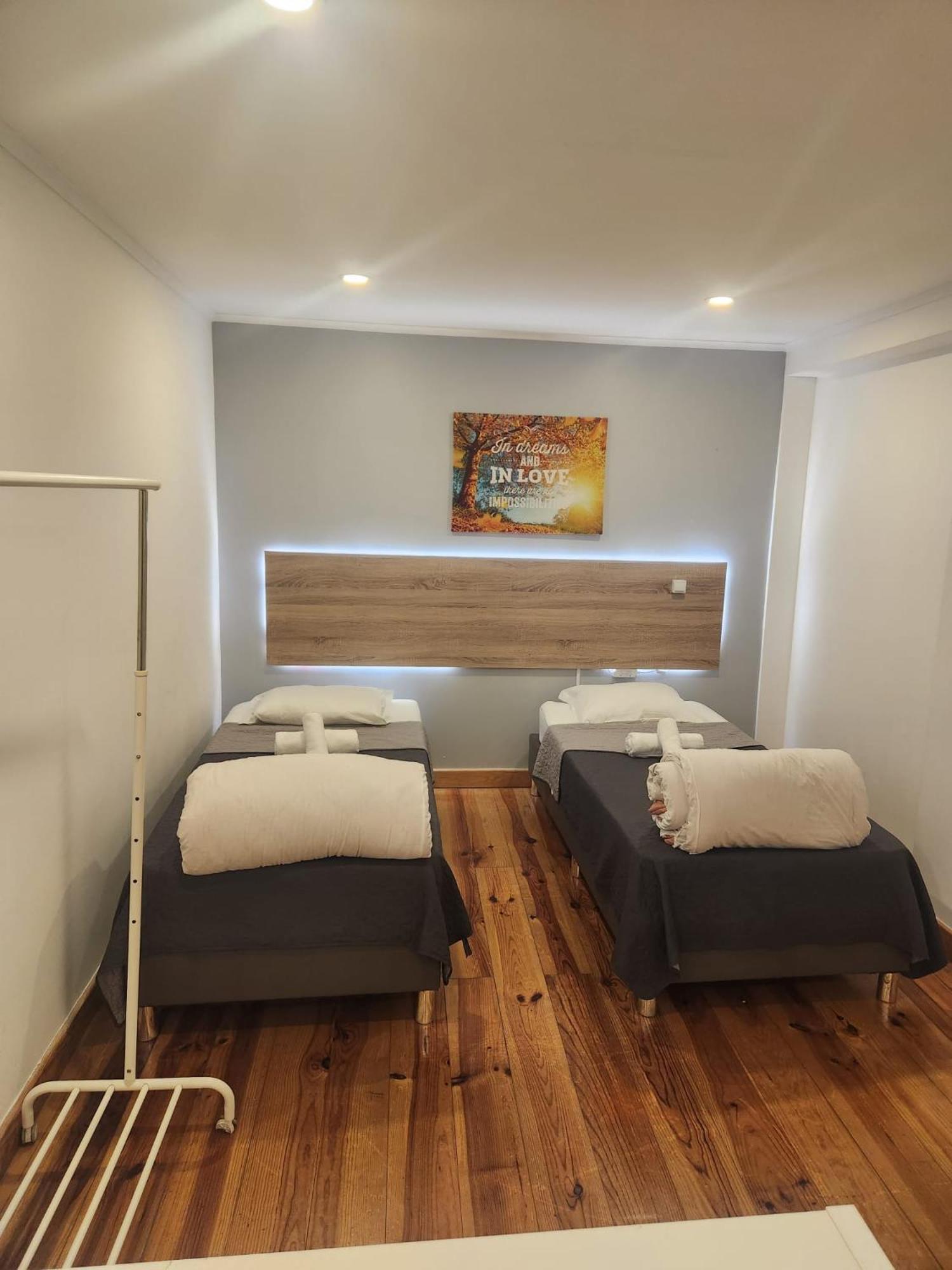 Daora Lisbon Low Cost Hostel Exterior photo
